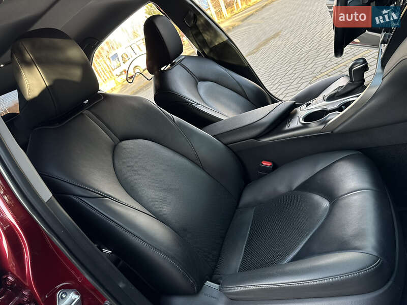 Седан Toyota Camry 2021 в Дрогобыче