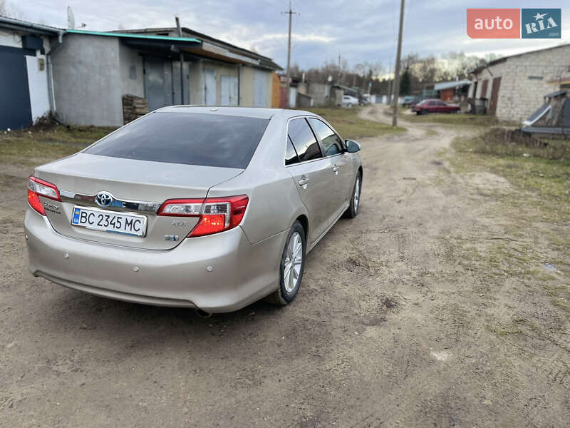 Седан Toyota Camry 2013 в Яворові