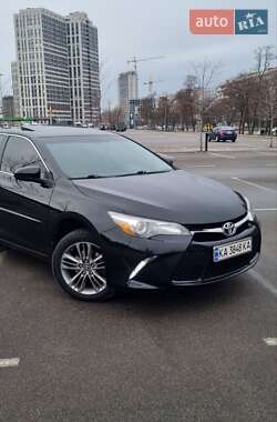 Седан Toyota Camry 2016 в Києві