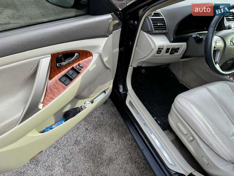 Седан Toyota Camry 2008 в Чернігові