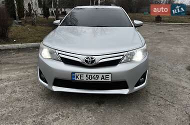 Седан Toyota Camry 2013 в Дніпрі