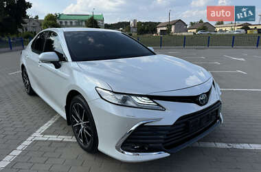 Toyota Camry 2021