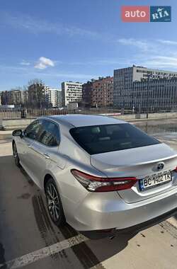 Седан Toyota Camry 2024 в Львові