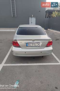 Седан Toyota Camry 2004 в Києві