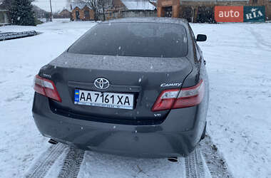 Седан Toyota Camry 2008 в Ромнах