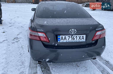 Седан Toyota Camry 2008 в Ромнах