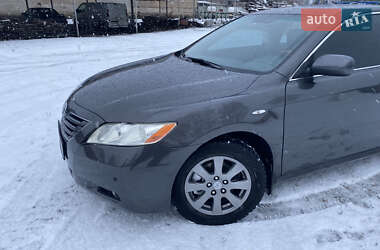 Седан Toyota Camry 2008 в Ромнах