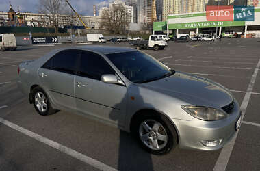 Седан Toyota Camry 2003 в Києві