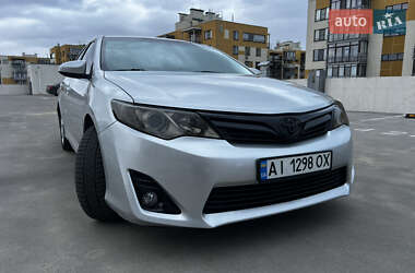 Седан Toyota Camry 2013 в 