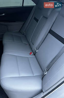 Седан Toyota Camry 2013 в 