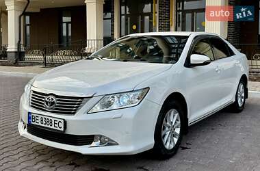 Седан Toyota Camry 2013 в Киеве