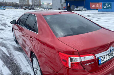 Седан Toyota Camry 2014 в Киеве