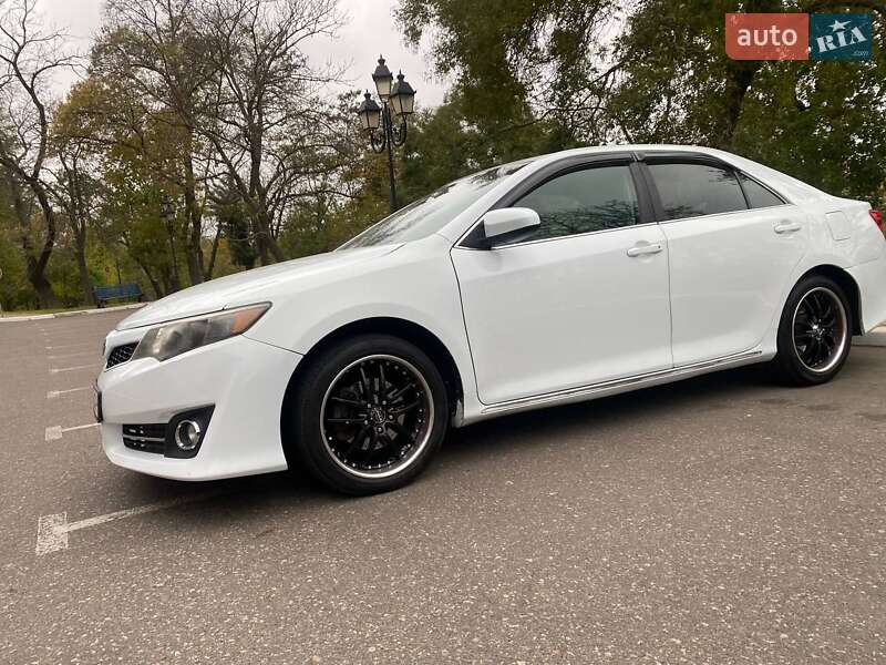 Седан Toyota Camry 2011 в Одессе