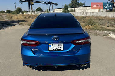 Седан Toyota Camry 2018 в 