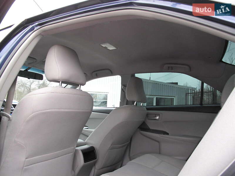 Седан Toyota Camry 2015 в Києві