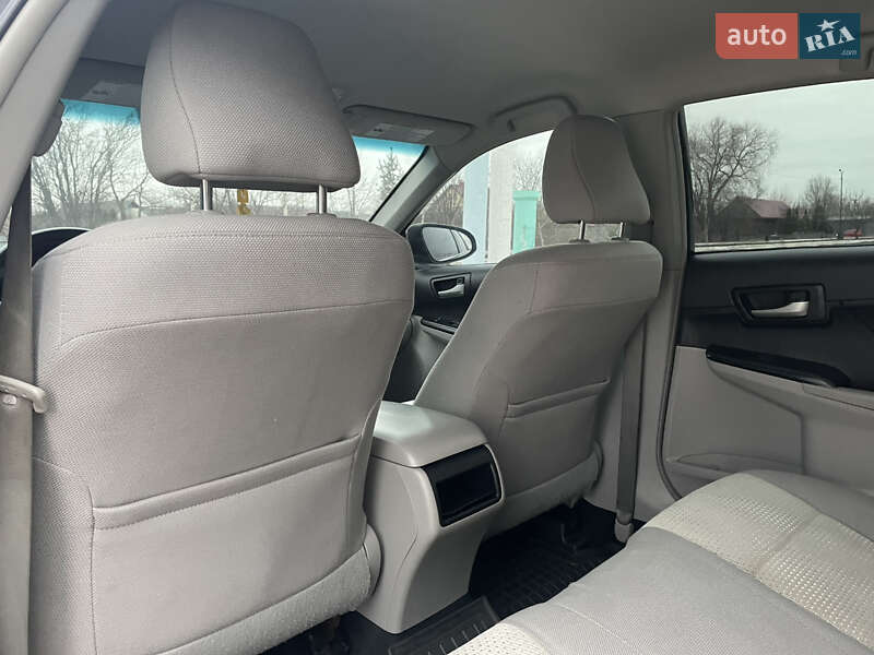 Седан Toyota Camry 2013 в Староконстантинове