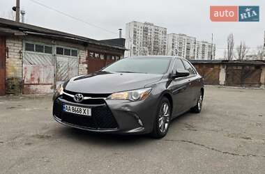 Седан Toyota Camry 2015 в Киеве