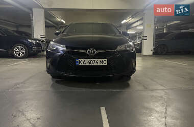 Седан Toyota Camry 2015 в Києві