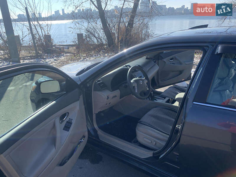 Седан Toyota Camry 2008 в Дніпрі