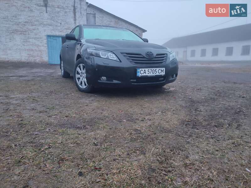 Седан Toyota Camry 2007 в Дубровице