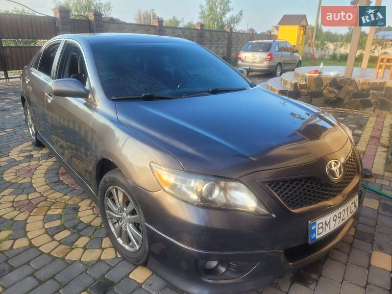 Седан Toyota Camry 2011 в Києві