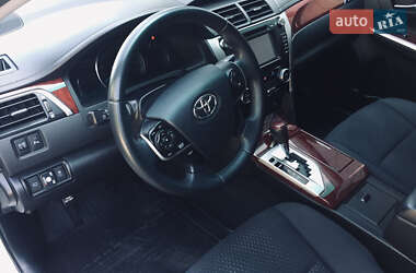 Седан Toyota Camry 2013 в Кривом Роге