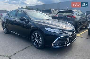 Седан Toyota Camry 2024 в Києві