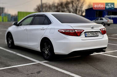 Седан Toyota Camry 2017 в Києві