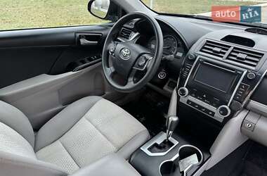 Седан Toyota Camry 2013 в Запоріжжі