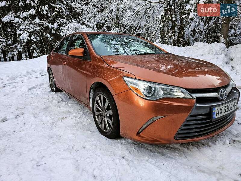 Седан Toyota Camry 2015 в Харкові