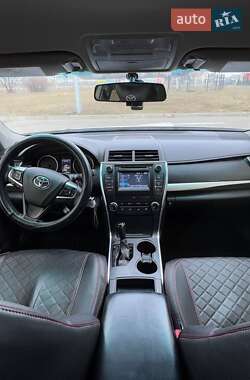 Седан Toyota Camry 2016 в Нових Петрівцях