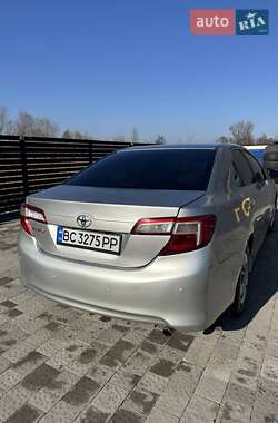Седан Toyota Camry 2012 в 