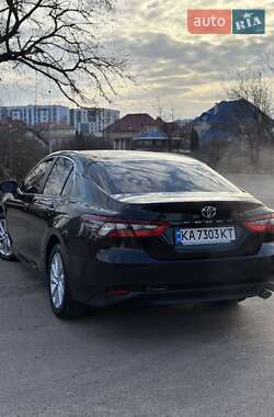 Седан Toyota Camry 2023 в Киеве