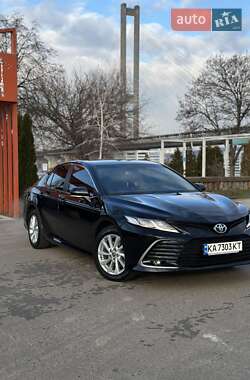 Седан Toyota Camry 2023 в Киеве