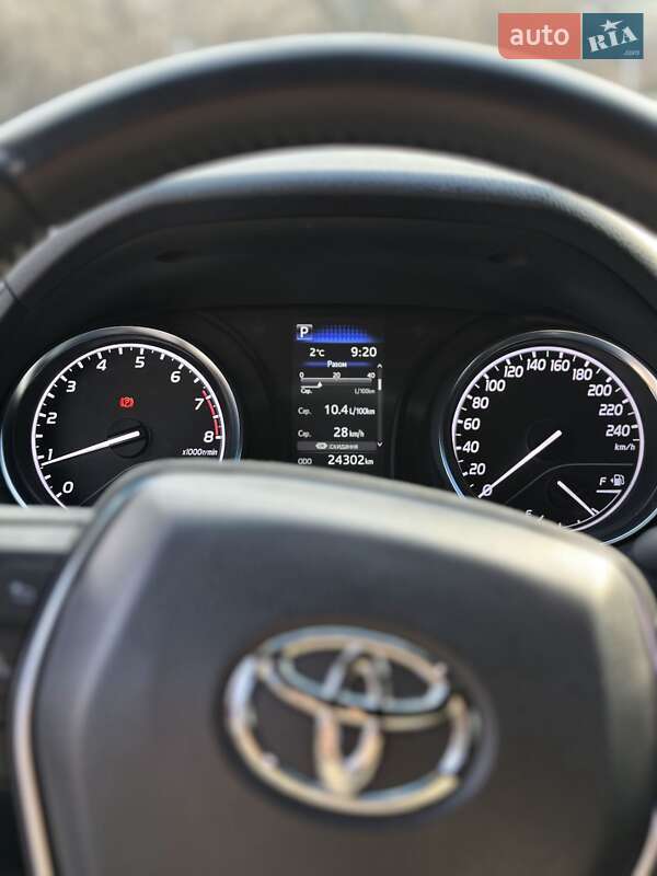 Седан Toyota Camry 2023 в Киеве