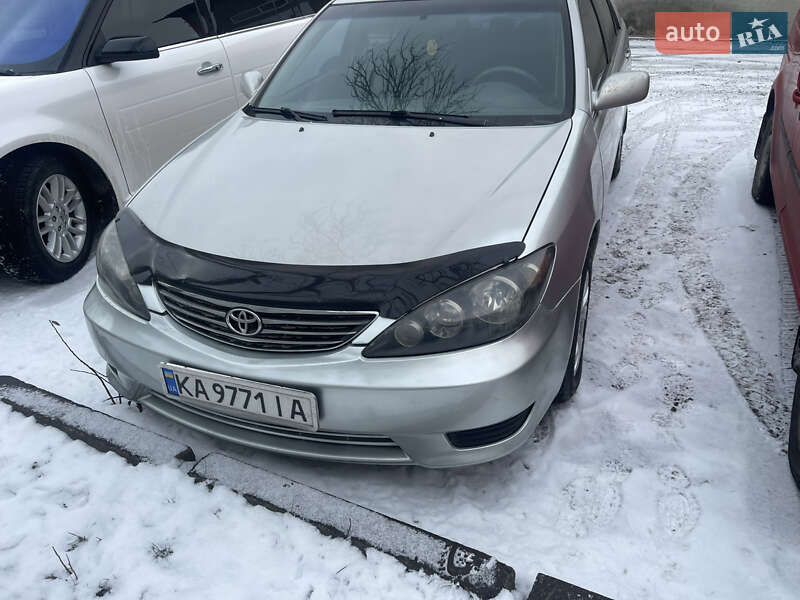 Седан Toyota Camry 2005 в Жашкове