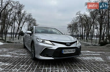 Седан Toyota Camry 2021 в Києві