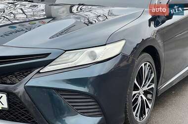 Седан Toyota Camry 2018 в Харькове