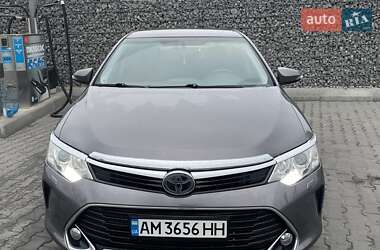 Седан Toyota Camry 2016 в Житомирі