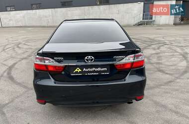 Седан Toyota Camry 2015 в Киеве