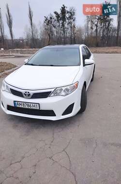 Седан Toyota Camry 2013 в Житомирі