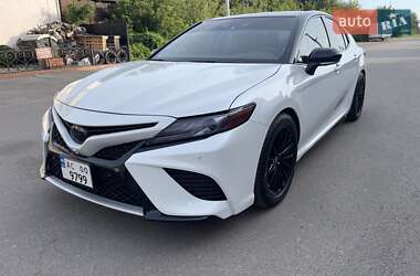 Седан Toyota Camry 2018 в Луцьку