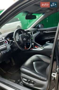 Седан Toyota Camry 2018 в 