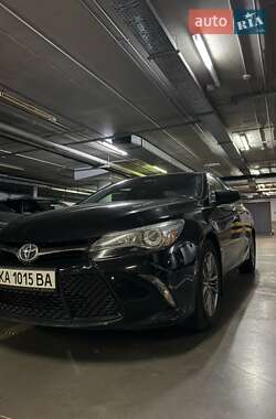 Седан Toyota Camry 2015 в Киеве