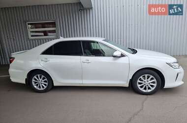 Седан Toyota Camry 2014 в Чернигове