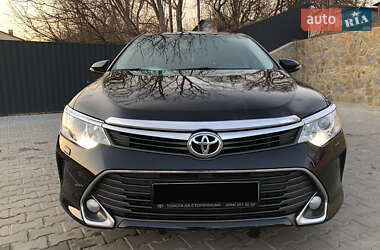 Седан Toyota Camry 2015 в Виннице