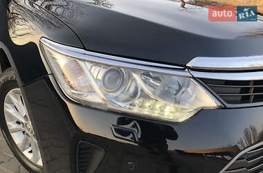 Седан Toyota Camry 2015 в Виннице