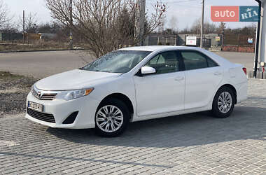 Седан Toyota Camry 2013 в Львове