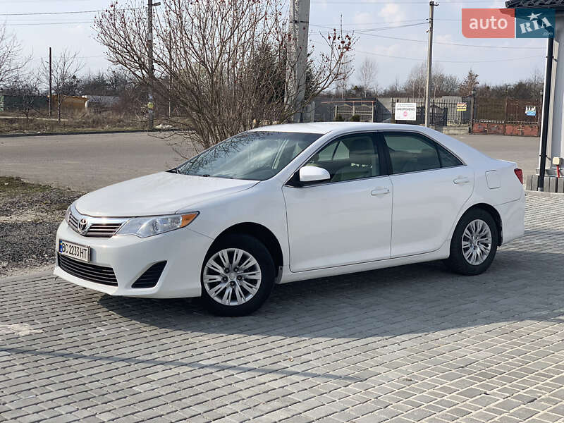 Седан Toyota Camry 2013 в Львове фото 3 Седан Toyota Camry 2013 в Львове