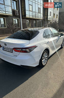 Седан Toyota Camry 2021 в 